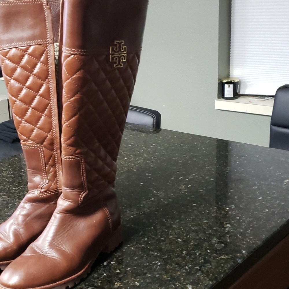 Boots - Picture 7 of 8